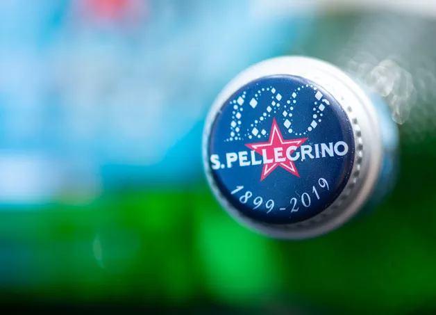 s.pellegrino-120years-red-star-detail_1