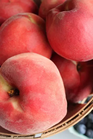 peaches-blackcurrant-origins