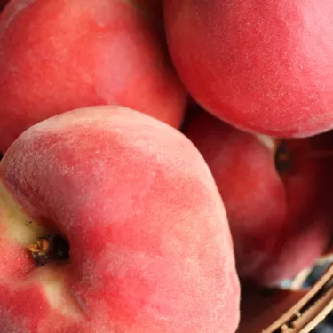 peaches-blackcurrant-origins